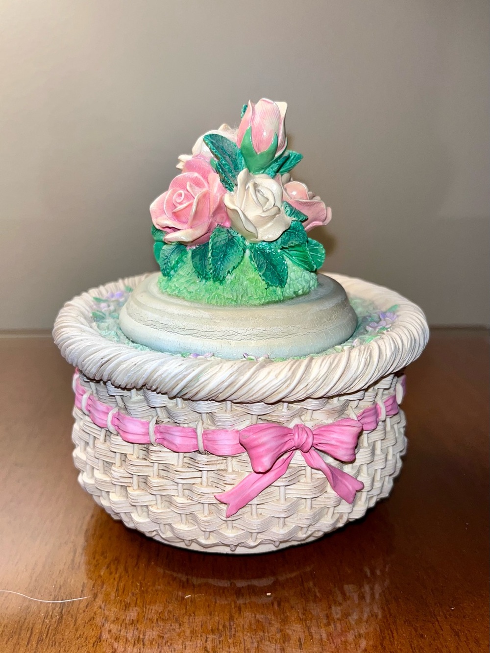 Vintage 1996 San Francisco Music Box Co Trinket Music Box “The Rose” Basket Pink